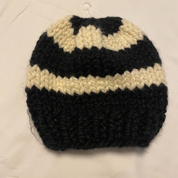 💚 Kids Cream & Black Straight Knit Toque Beanie - 5 inch unstretched - Picture 3 of 4